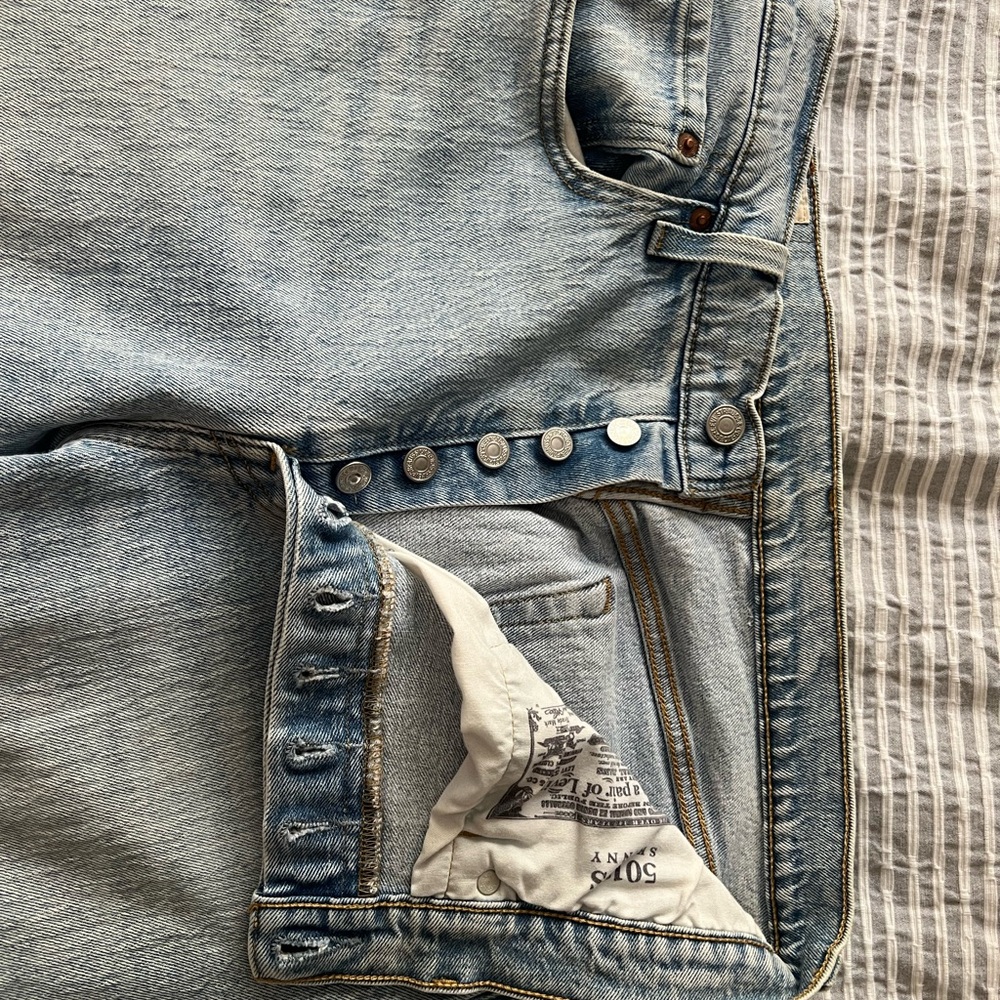 Classic Light Blue Women’s Levi’s - Picture 7 of 7
